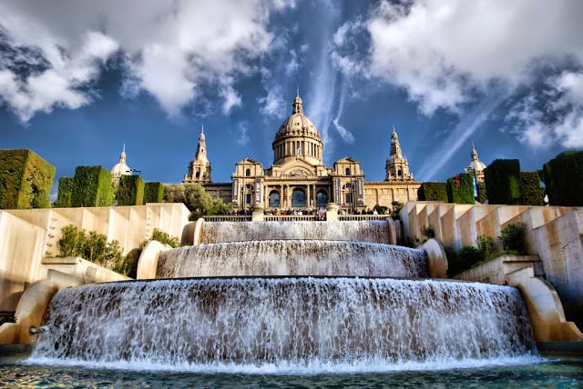 Fuente Mágica de Montjuic en Barcelona Fuente Mágica de Montjuic en Barcelona