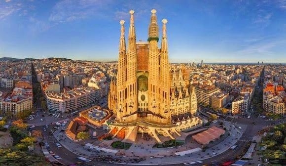 Ruta de Gaudí - Sagrada Familia en Barcelona Ruta de Gaudí - Sagrada Familia en Barcelona